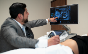 Dr. Abel Guzmán, Ginecólogo en Monterrey | Control Prenatal en Monterrey | Medicina Materno-Fetal en Monterrey