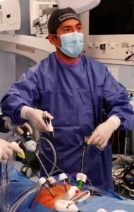 Dr. Gustavo Salazar – Ginecólogo Experto en Endometriosis Severa y Miomas Uterinos