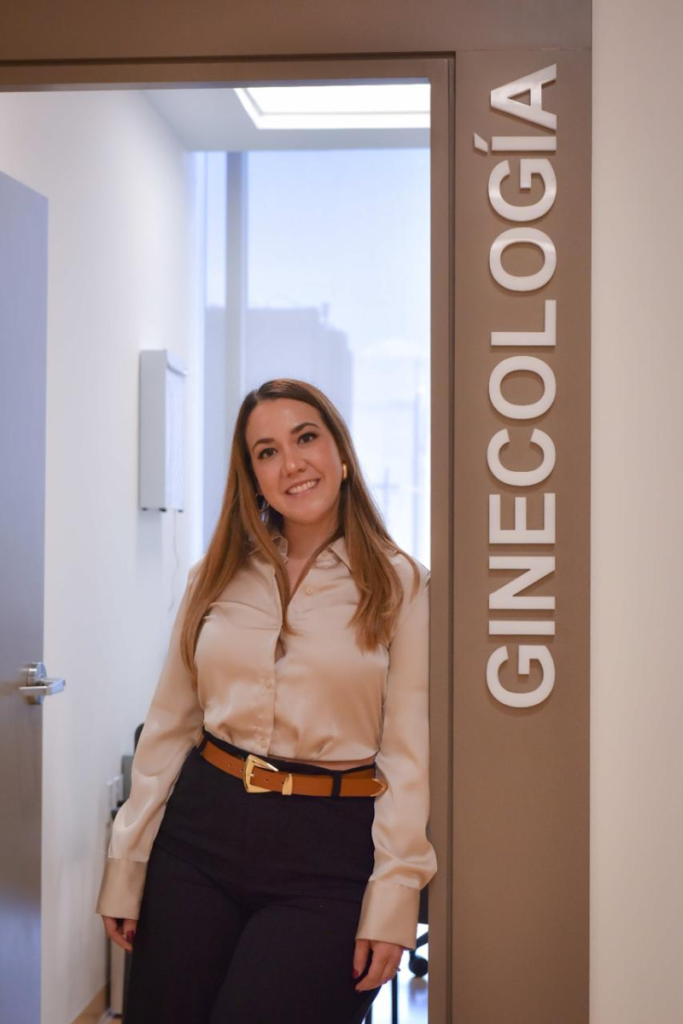 Dra. María Ximena Montes de Oca Meza, Ginecólogo