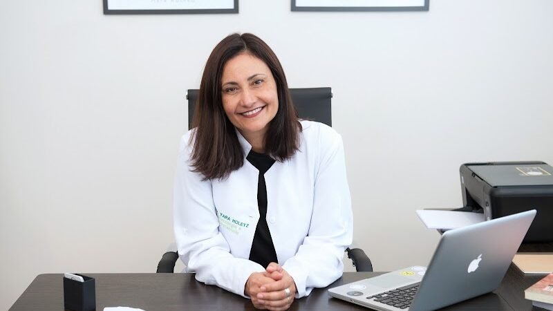 Dra. Yara Regina Holetz